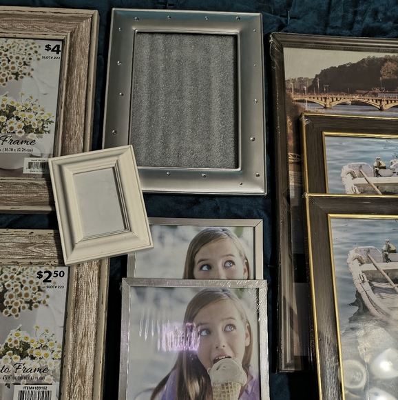 Lot Of 9 Multi-Sized Photo Frame Set - Picture 3 of 5
